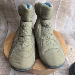 Acorn Women's Olive Quilted Slippers